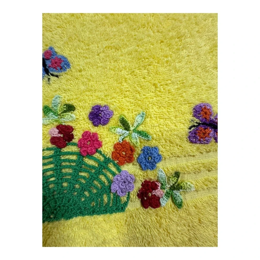 VTG Yellow Crochet Trim Bath Towel Butterfly Flower Basket Embroidery Bath Decor